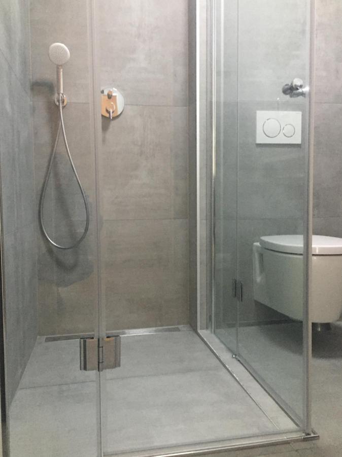 Avi City Apartments Kinghouse デュッセルドルフ 部屋 写真